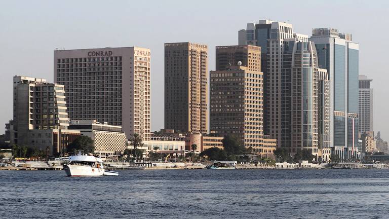 منع غير المطعمين من العمل بالقطاع السياحي في مصر