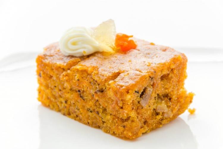 كيكة الجزر الهشة والسهلة