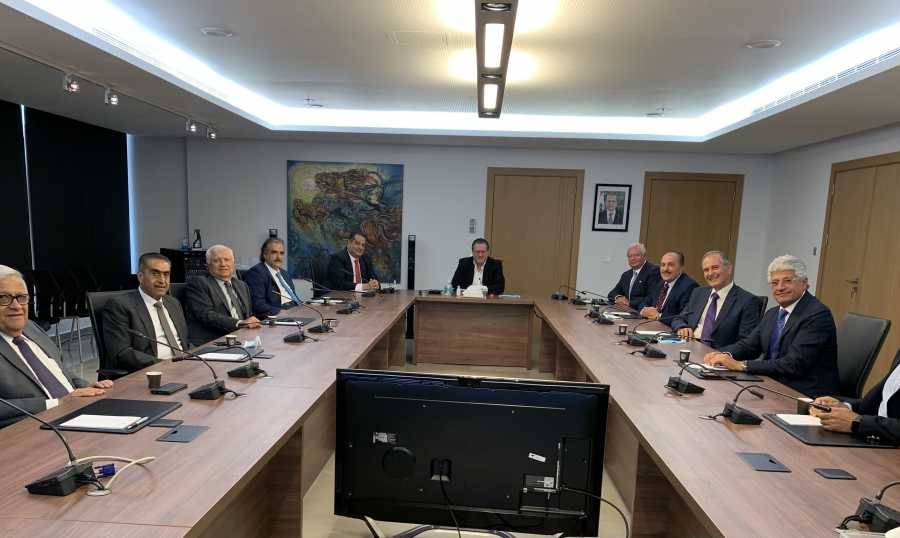 "إعادة الأمور إلى طبيعتها مع السعودية" على طاولة غرفة بيروت