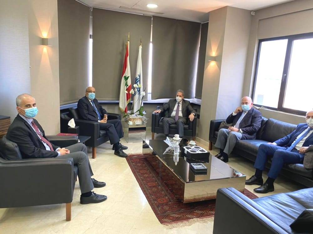 أبو شرف بعد لقاء وزني: وعد بدفع المستحقات ودعم الاطباء