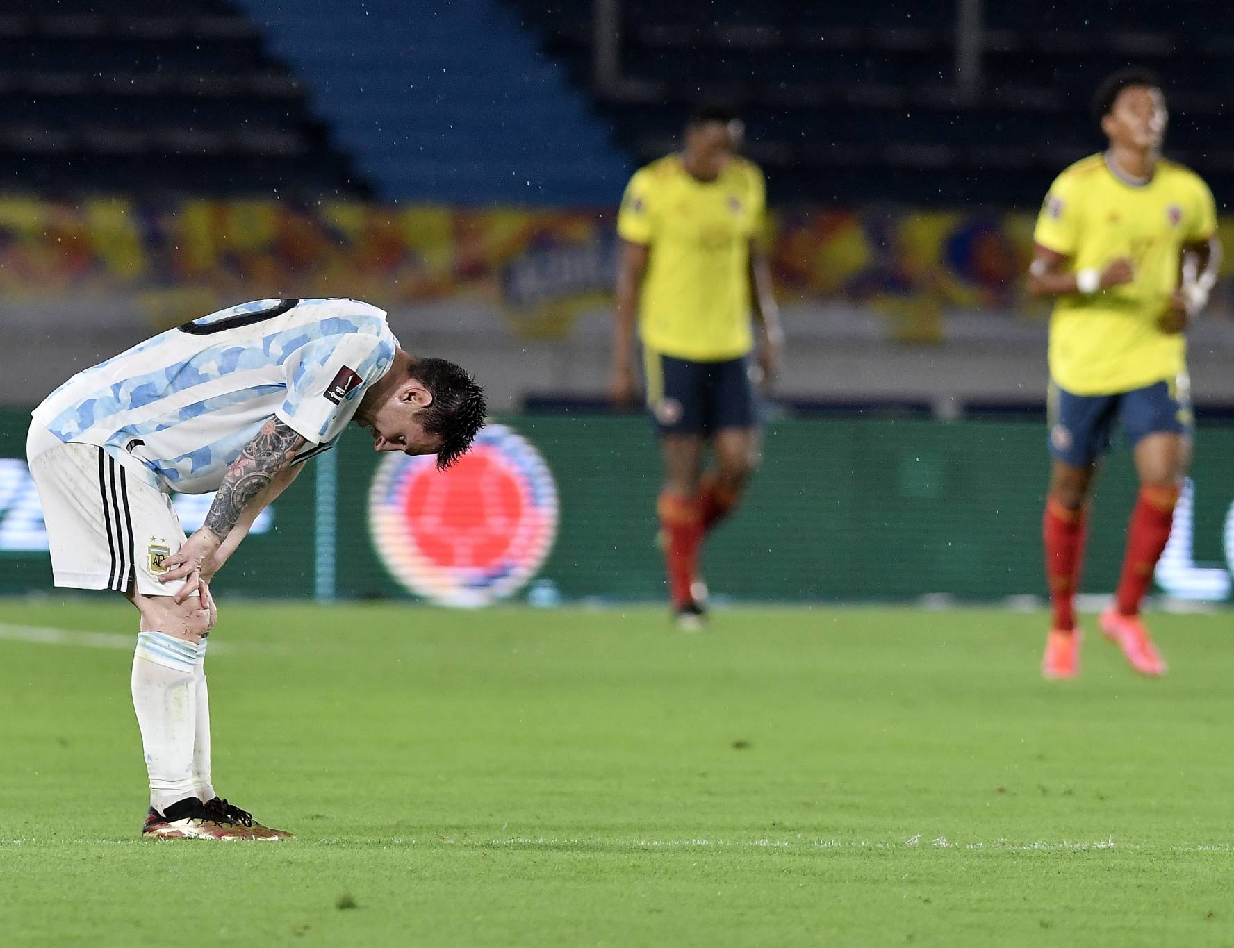 التصفيات الأميركية الجنوبية في كرة القدم قطار البرازيل يدهس باراغواي وتعادل الأرجنتين