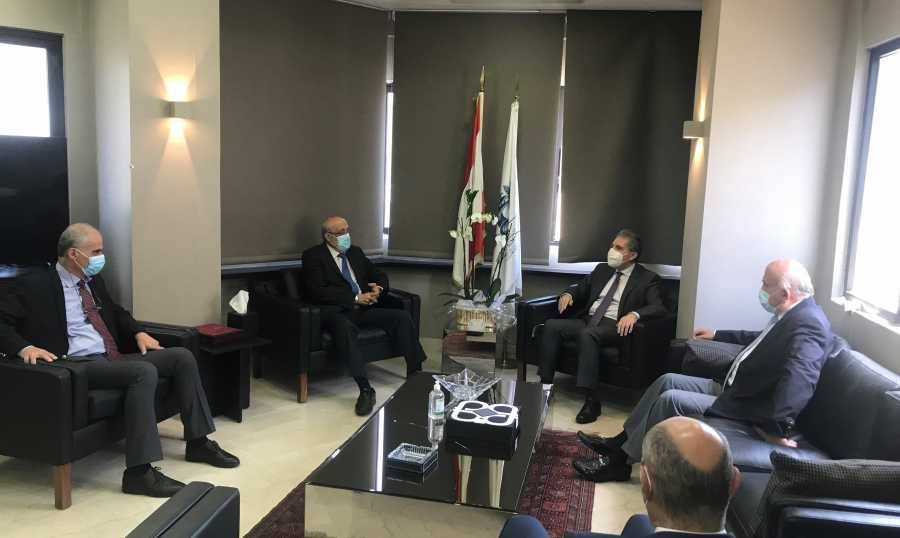 نقيبا الأطباء عرضا لوزني الواقع الصحي