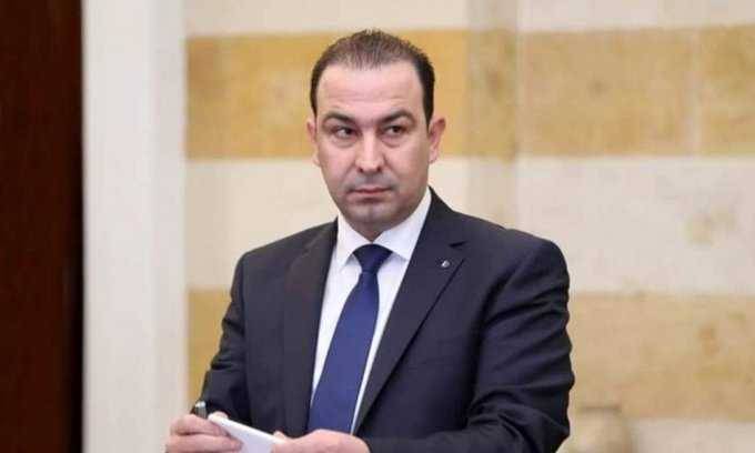 مرتضى اتصل بالفنان برنارد رنو متضامنا ‏