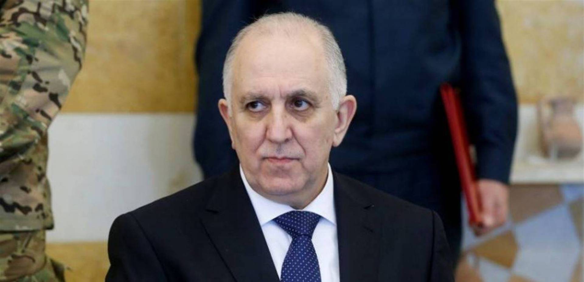 فهمي: منع تعبئة البنزين والمازوت في قوارير