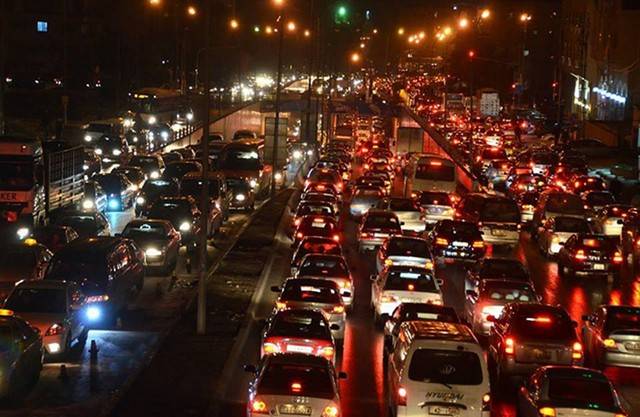 زحمة سير على طريق الكحالة باتجاه الجمهور