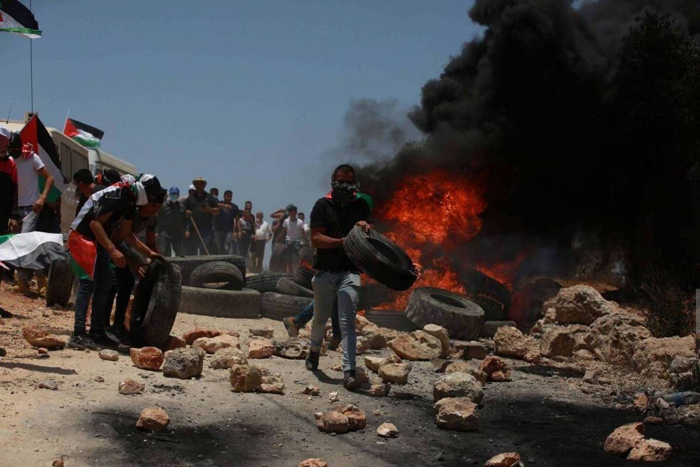 الاحتلال الاسرائيلي يصعّد والمقاومة الفلسطينية تحذّر