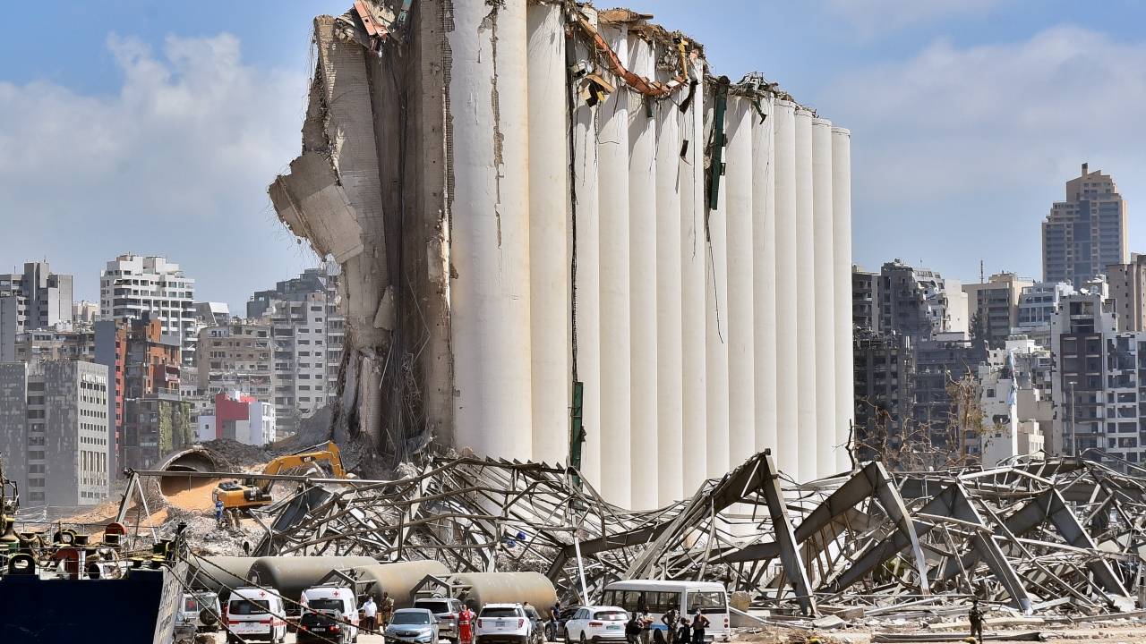 موظفو الاهراءات في مرفأ بيروت: للمشاركة في الاضراب