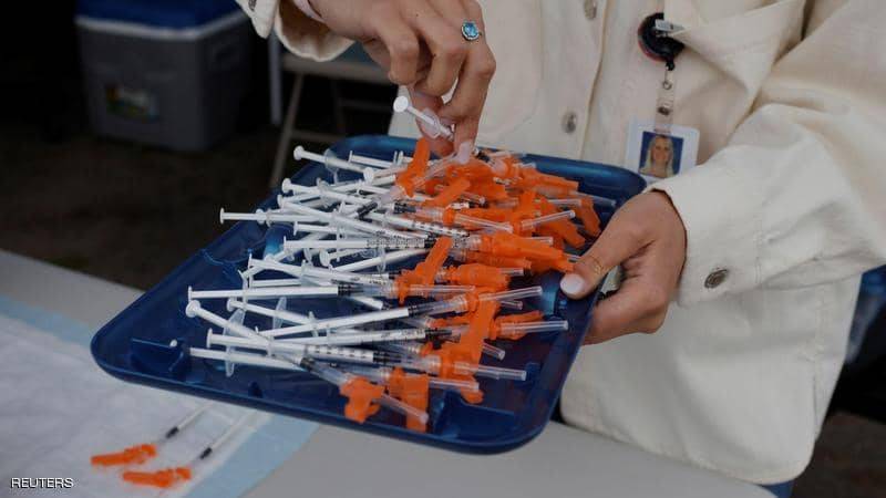 تطعيم المئات في نيويورك بجرعة منتهية الصلاحية من لقاح كورونا