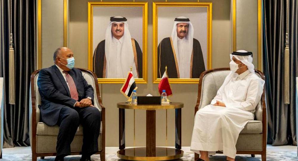 بم غرّد وزير الخارجية القطري بعد لقاء نظيره المصري؟