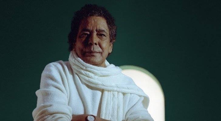 محمد منير يتصدر بـ