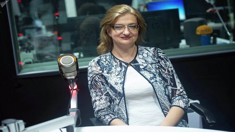 هيئة رقابة روسية:" الشباب هم الذين ينقلون سلالات الوباء الجديدة