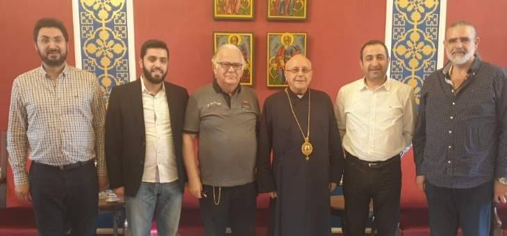 غسان عطالله زار المطران درويش مُهنئاً