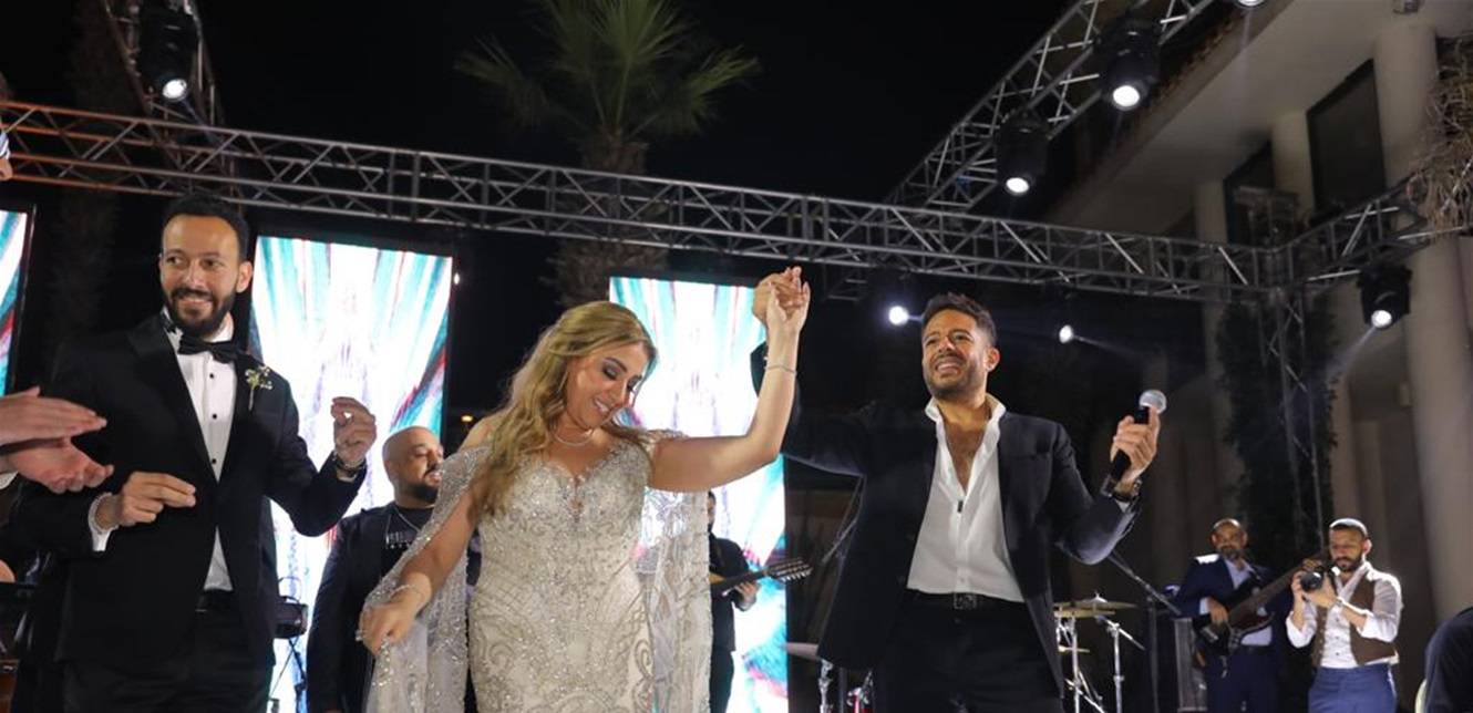 فنان عربي شهير يحتفل بزفاف نجله في حضور نجوم الفن والغناء (فيديو وصور)