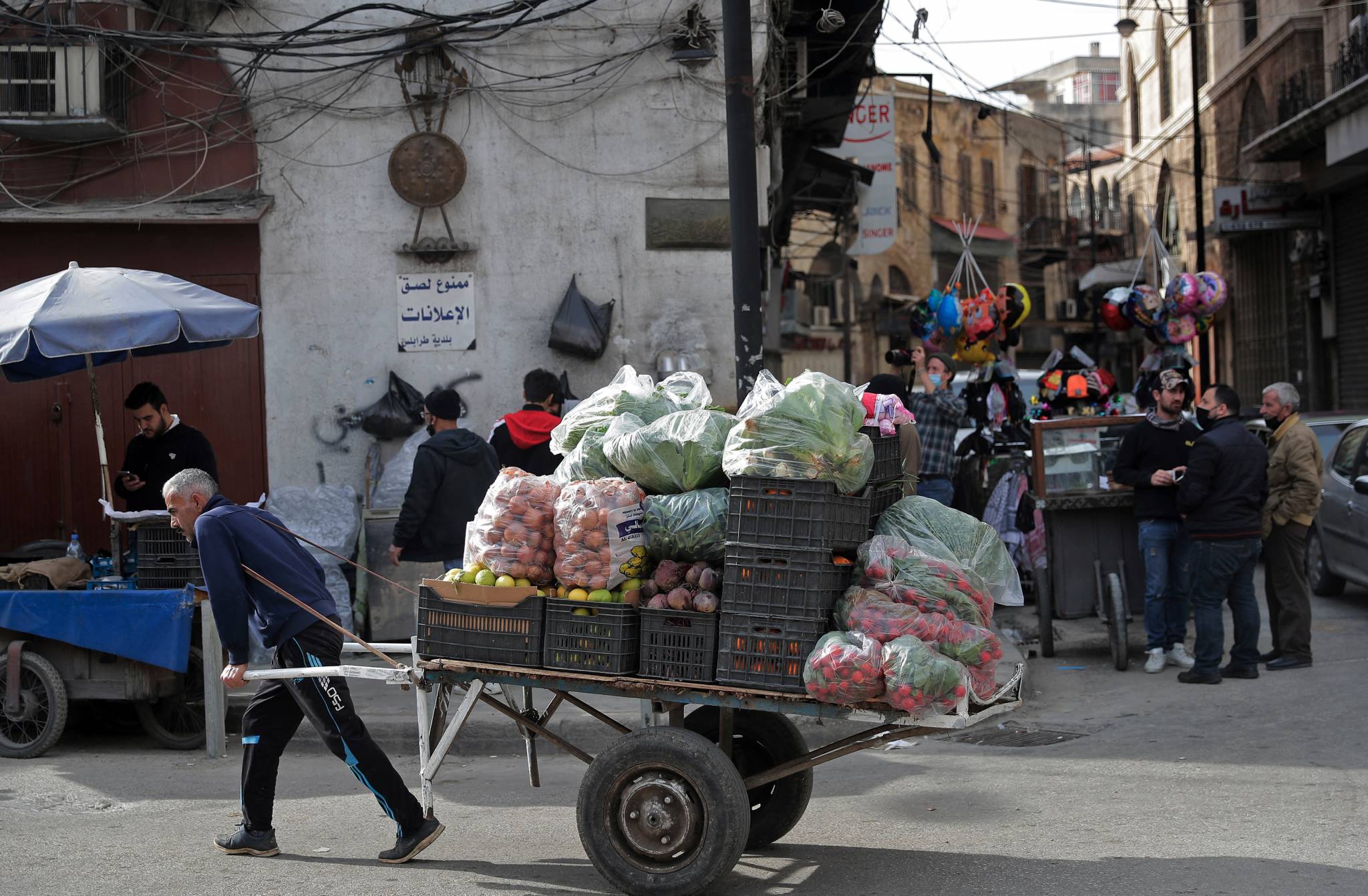 التراشق بين بعبدا وعين التينة ينسف آخر حظوظ التشكيل
الأمم المتحدة : لبنان يواجه أسوأ أزماته...ودعوات لـ«تحقيق دولي» بانفجار 4 آب
مخاوف من انفجار اجتماعي ــ أمني تنطلق شرارته الخميس
