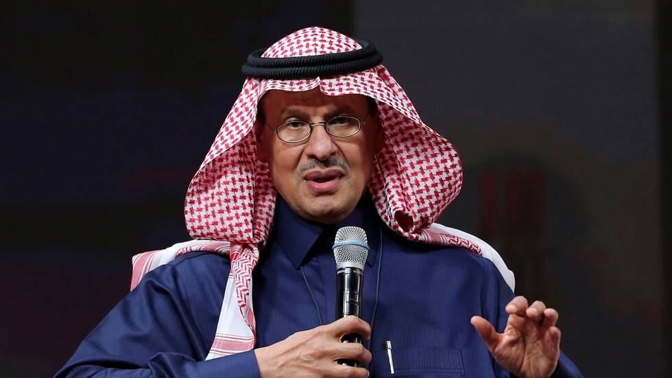 الأمير عبد العزيز بن سلمان يحذر سوق النفط