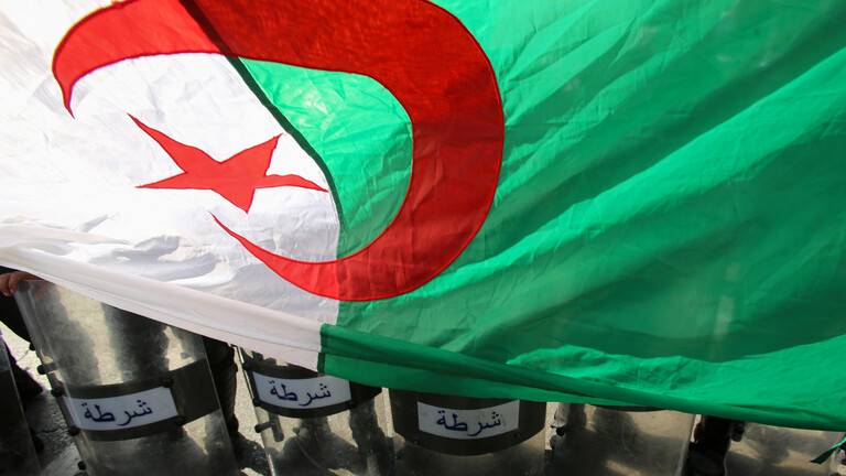 سجن وزير جزائري لتورطه في قضايا فساد