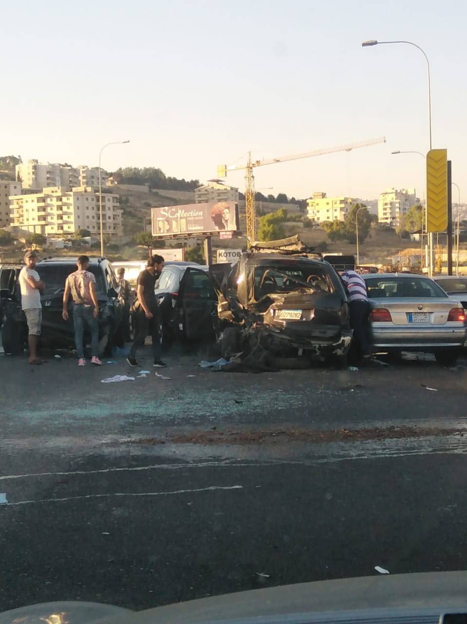 التحكم المروري: 6 جرحى نتيجة تصادم بين 7 مركبات