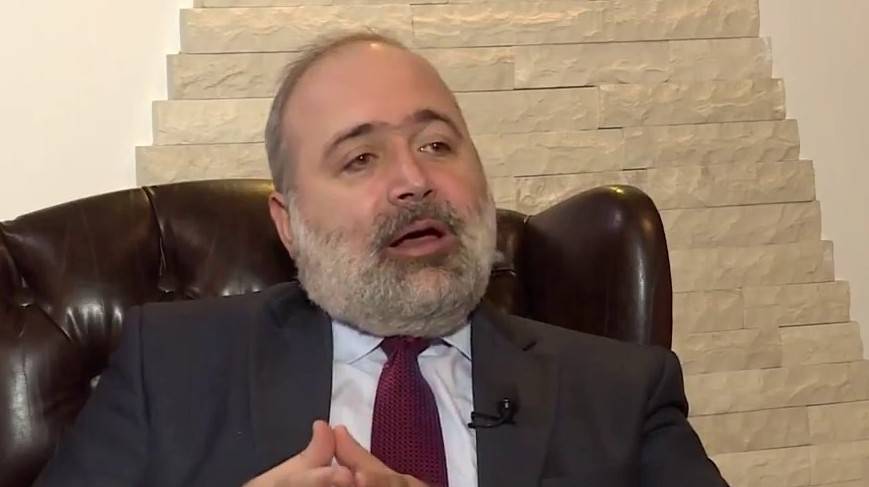 ألفرد رياشي لـ"أصوات النشاز": التقسيم حتماً"...