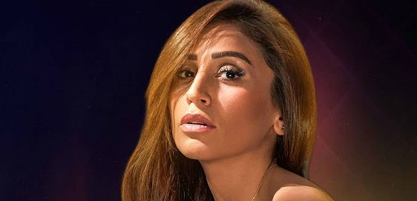 دينا الشربيني تفاجئ الجميع بشكلها من دون مكياج..  (فيديو)