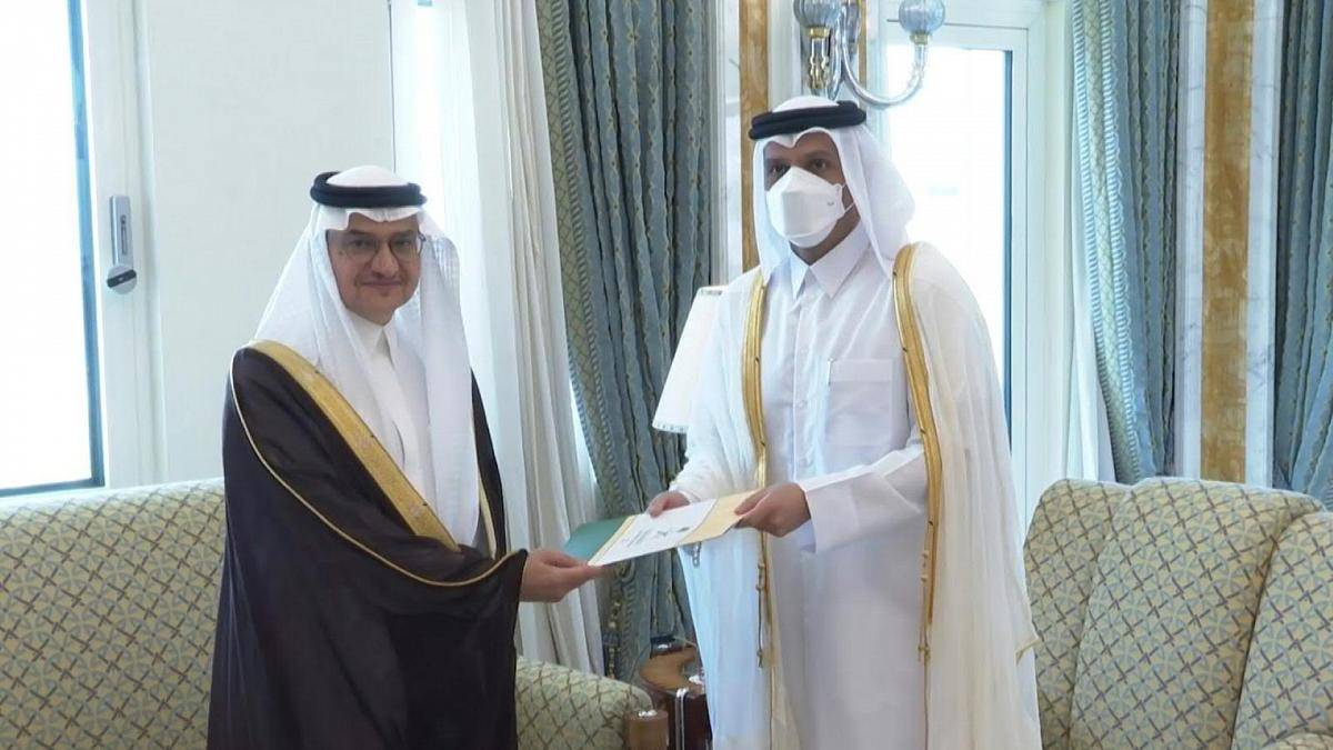من هو الأمير منصور بن خالد أول سفير سعودي لدى قطر منذ 2017؟