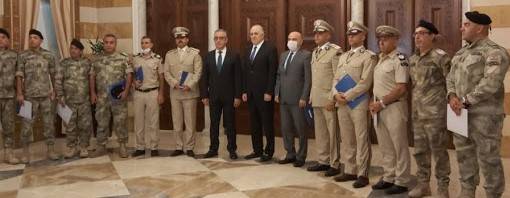 فهمي يكرّم المدير العام للجمارك بالوكالة