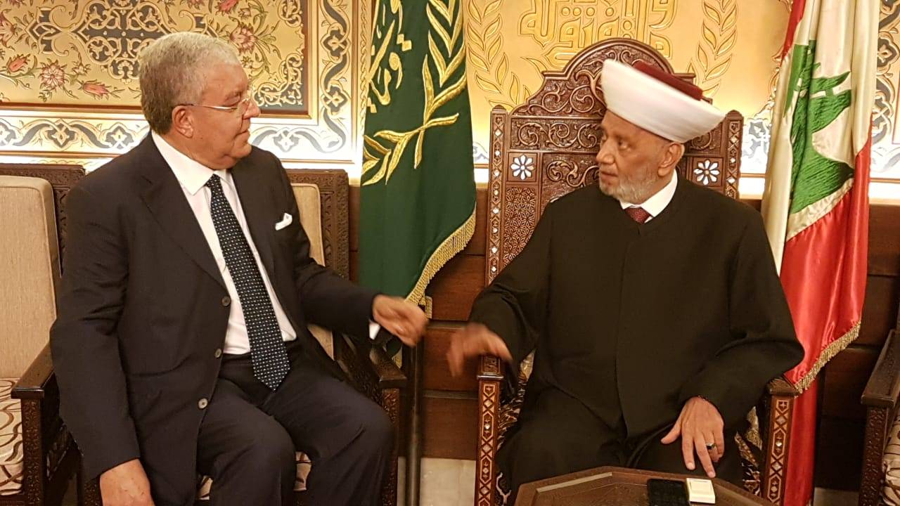 المفتي دريان بحث مع المشنوق في الملف الحكومي