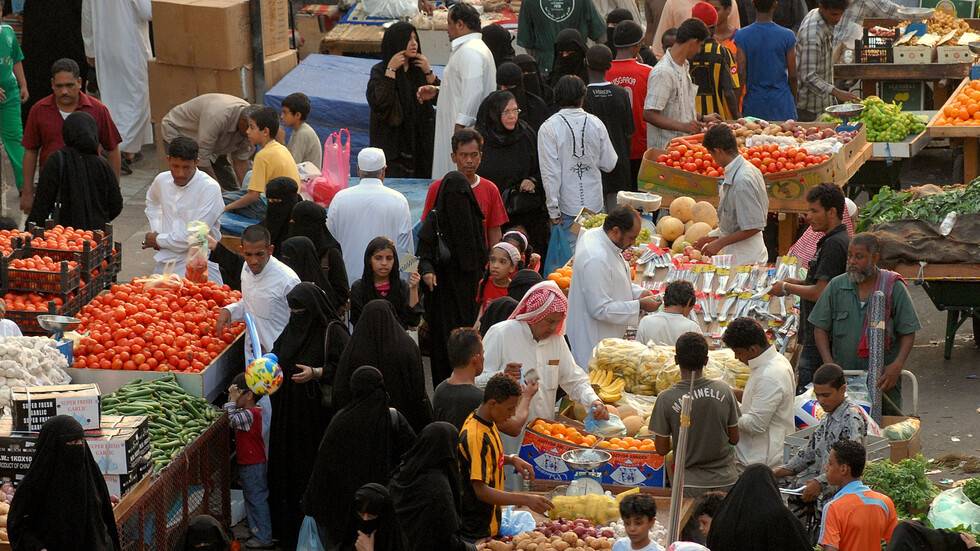 السعودية: لا دخول لأي شحنة خضار وفواكه إلى المملكة إلا بإذن مسبق