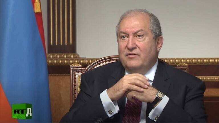 الرئيس الأرميني يدعو لتعديل الدستور
