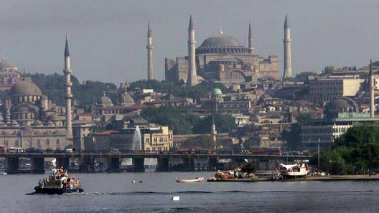 أردوغان يعلن إلغاء حظر التجول المفروض