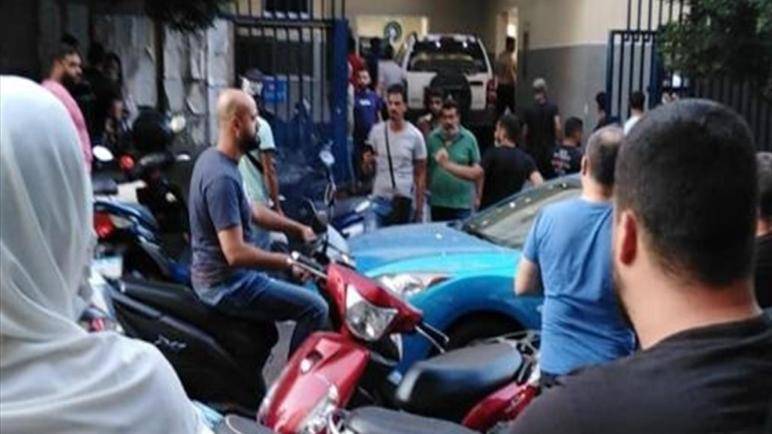 اشكال أمام أحد المستشفيات...