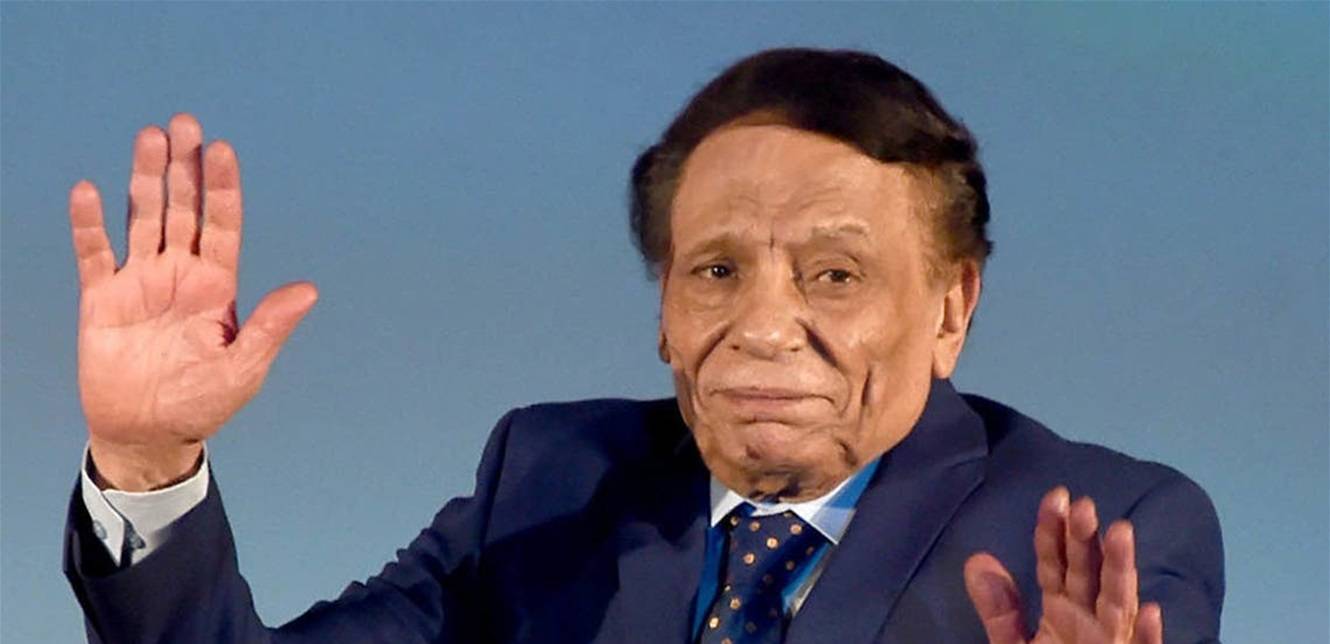 صورة لعادل إمام بلحية بيضاء تهز الانترنت.. هذه حقيقتها
