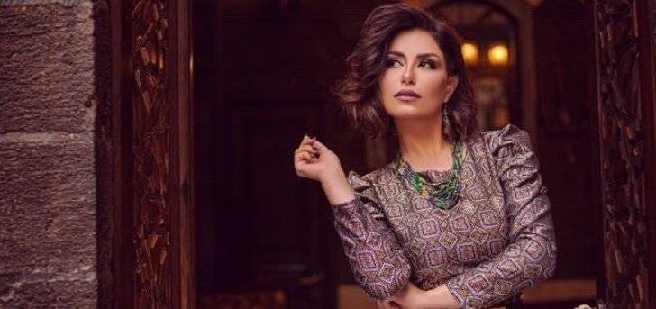 منة فضالي تحصل على الإقامة الذهبية