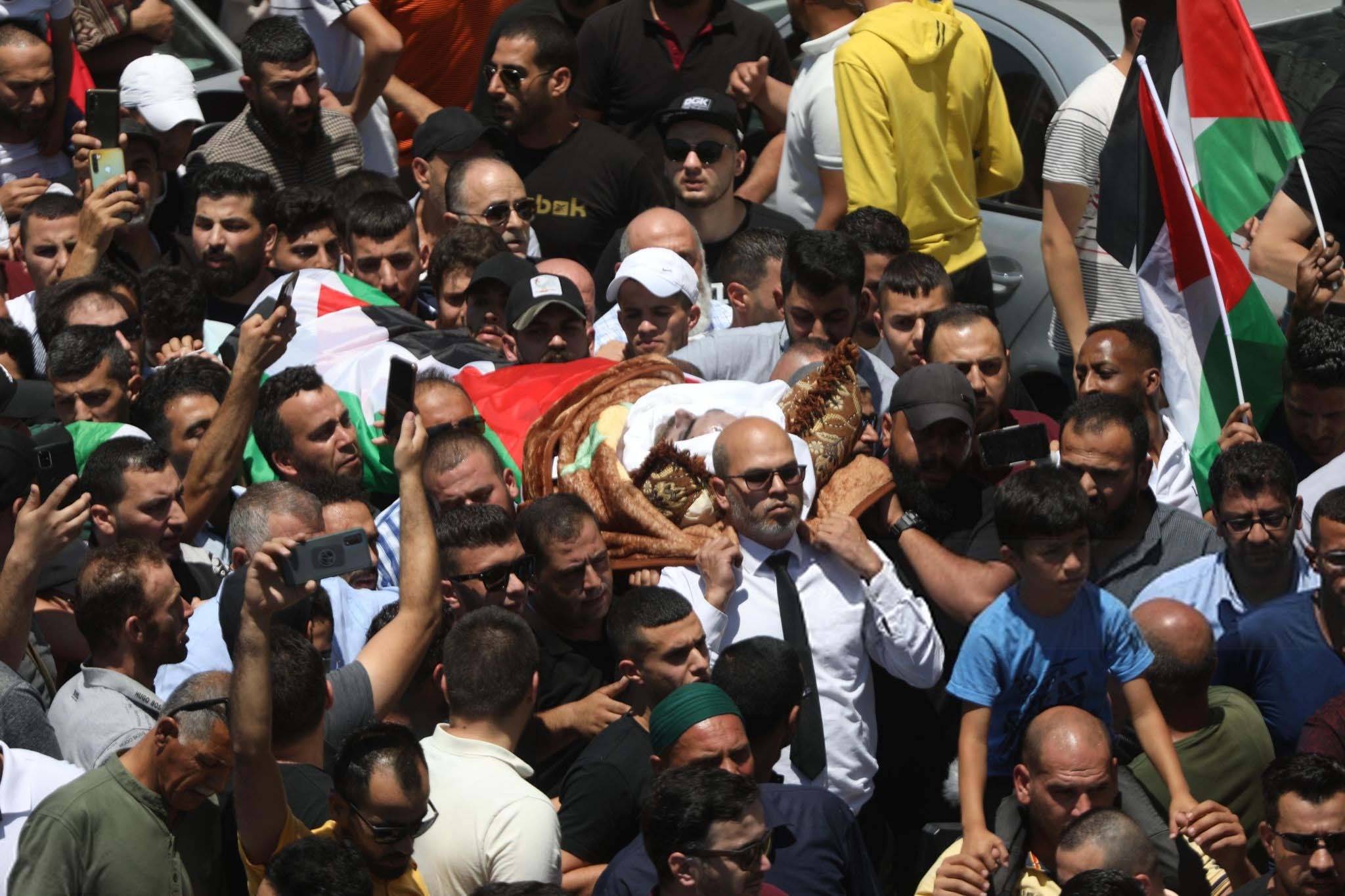 مقتل نزار بنات يثير ردود فعل فلسطينية ودولية غاضبة