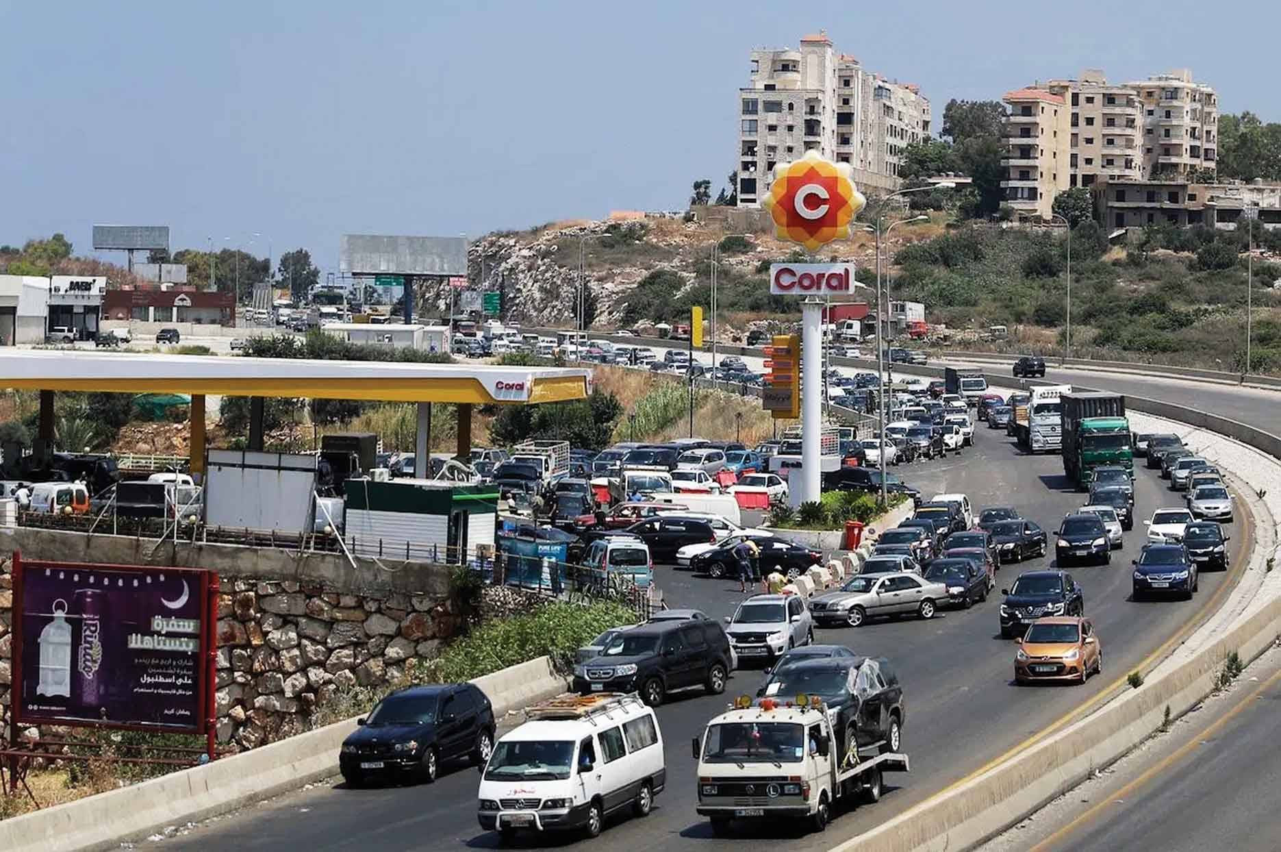 السيد نصرالله: الجهود التي نبذلها هي لمساعدة الرئيسين عون والحريري على تأليف حكومة قادرة
ميوعة لبنانية واوروبية في مقاربة ازمة لبنان والمواطن في طوابير الإذلال