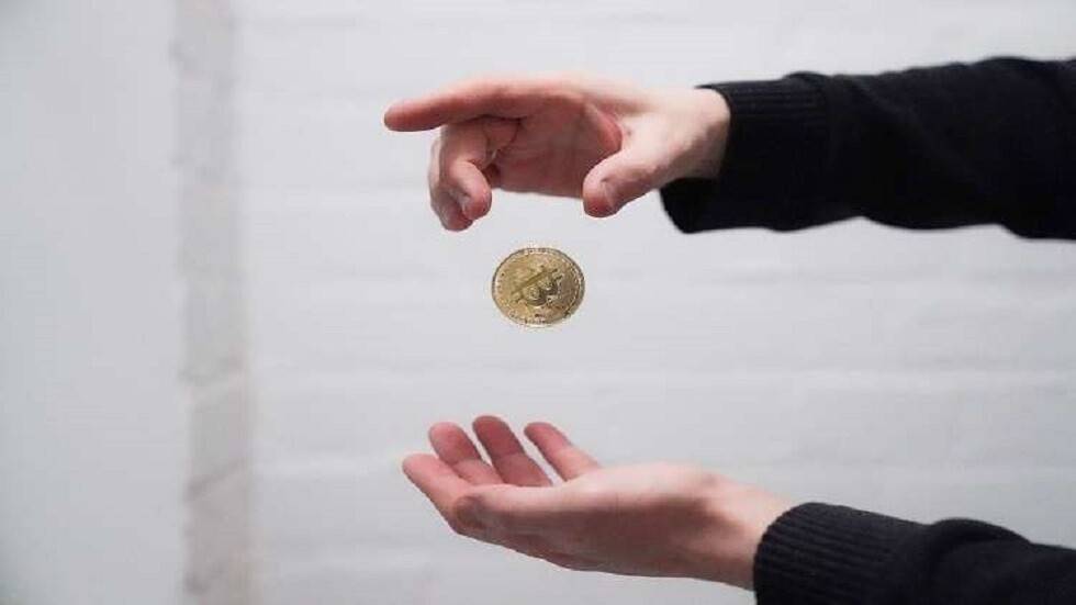 بتكوين تهبط 7.4% وتصل إلى 32094 دولارا