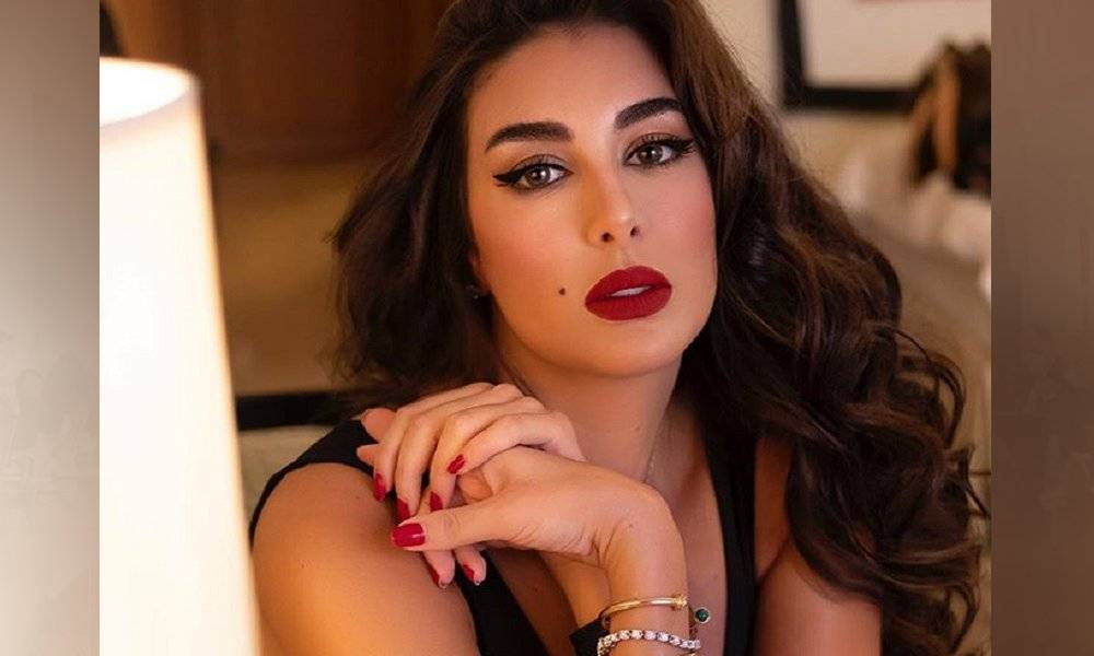 ياسمين صبري تعلق للمرة الأولى على اتهامها بتقليد صديقة رونالدو