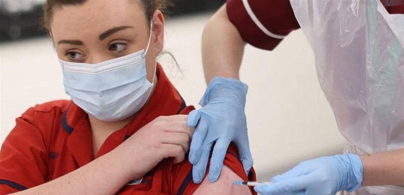 5 تمارين مفيدة لتخفيف آلام الذراع بعد التطعيم ضد كورونا