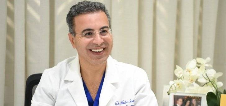 منح نادر صعب "بطاقة السعادة" من الهيئة الإتحادية للهوية والجنسية في دبي