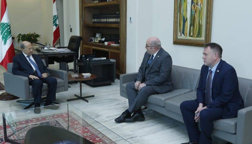 الرئيس عون التقى القائم بأعمال السفارة البريطانية في بيروت