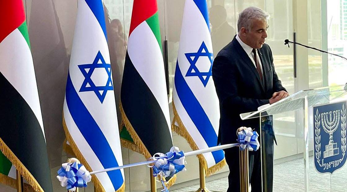 لابيد يفتتح القنصلية الاسرائيلية في دبي