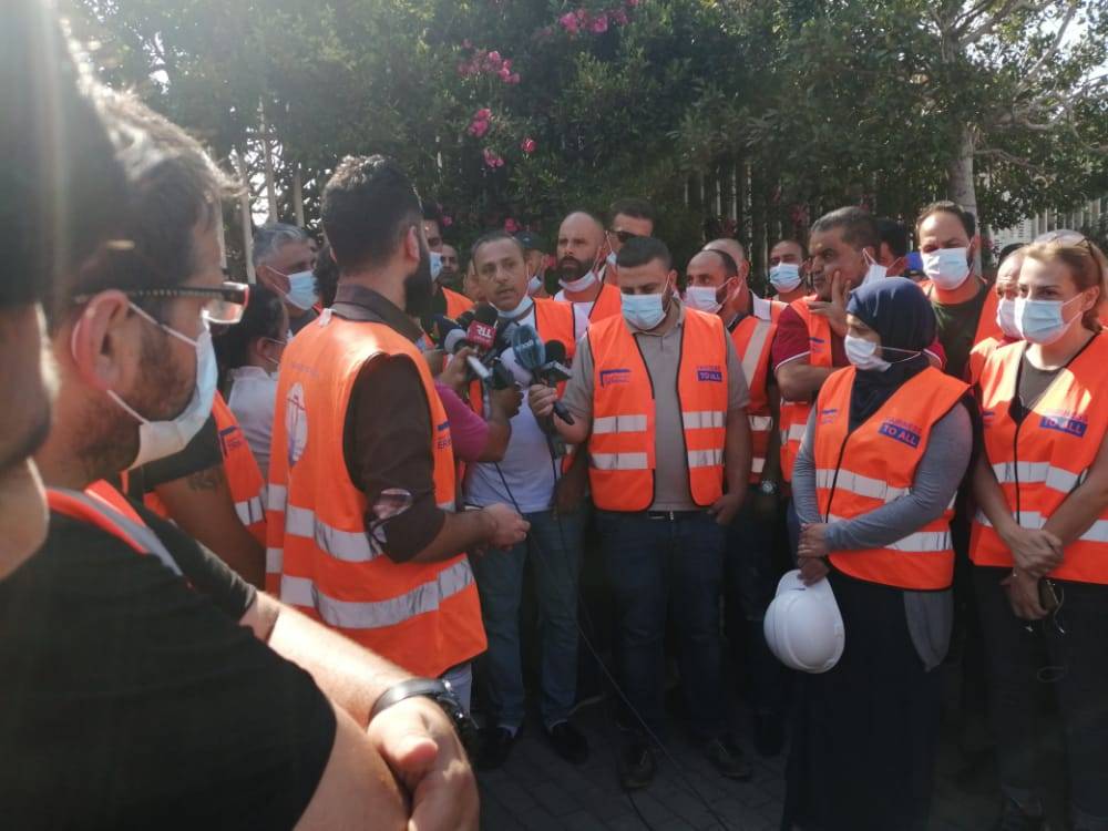 وقفة احتجاجية لموظفي محطة الحاويات في المرفأ