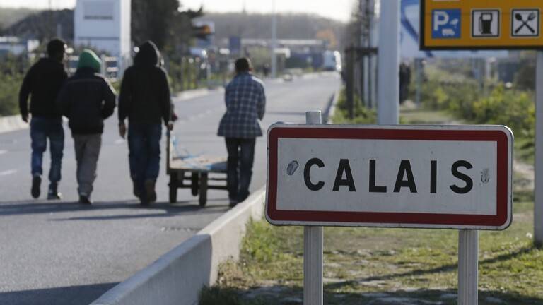 إنقاذ أكثر من 40 مهاجرا حاولوا عبور قناة المانش باتجاه بريطانيا