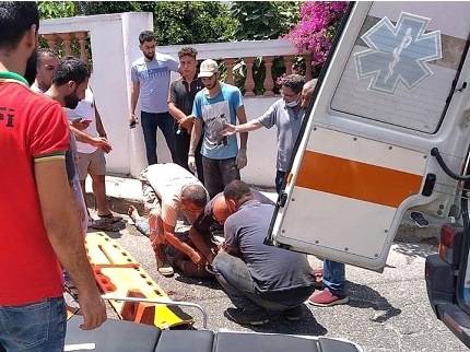 جريح في حادث سير بين فان ودراجة نارية