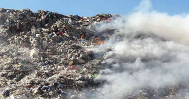 حريق داخل مكب للنفايات في راس نحاش