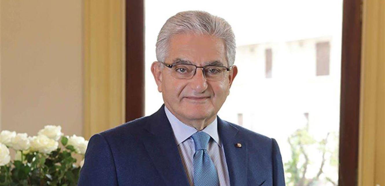 وقفة احتجاجة أمام منزل صفير