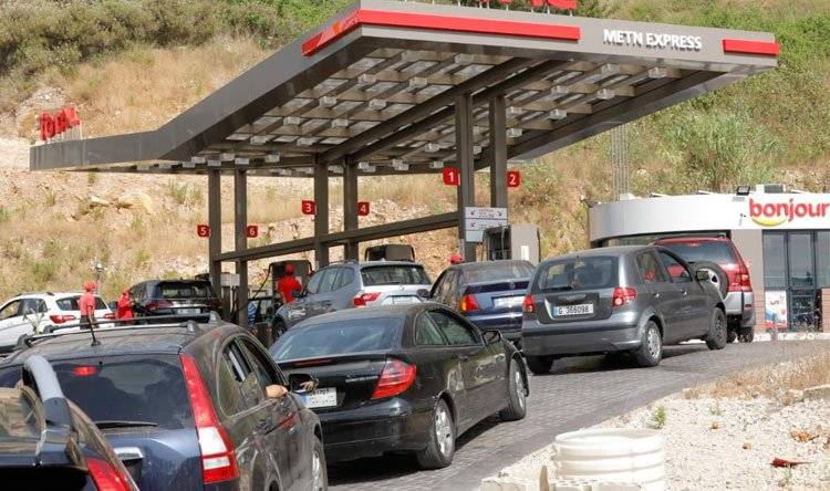 ازمة البنزين تابع… المخزون يكفي لأسبوع