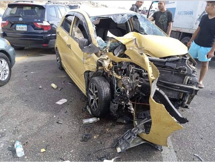 خمسة جرحى بحادث سير على اوتوستراد الزهراني صور