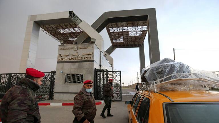 استئناف فتح معبر رفح البري لعبور العالقين واستقبال المصابين من قطاع غزة