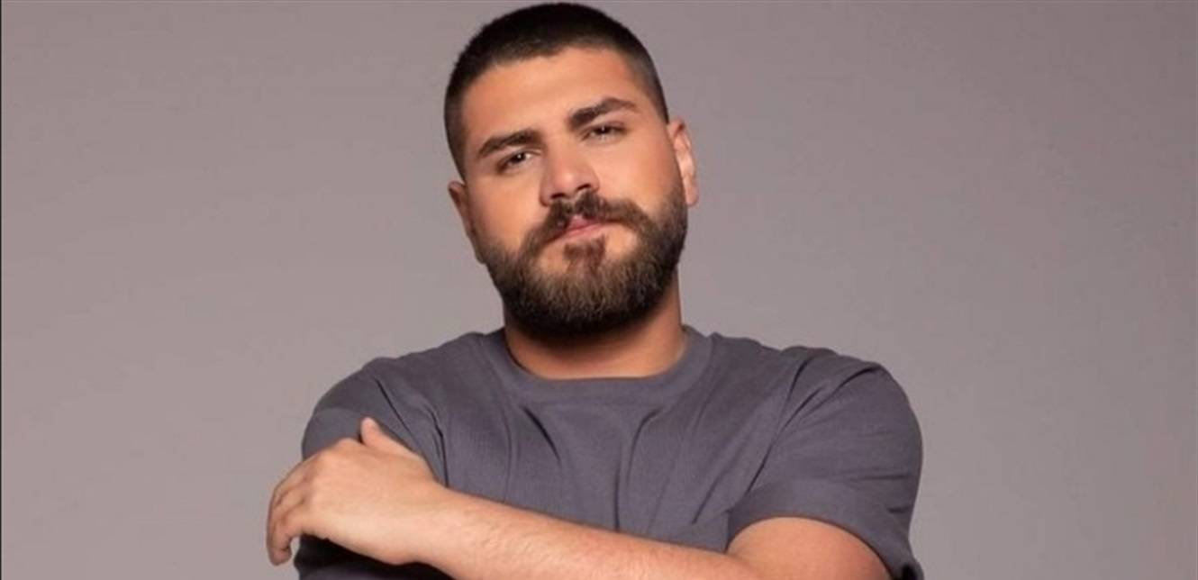 محمد المجذوب يحتفل بدخوله القفص الذهبي.. هكذا غنى لرشا (فيديو)