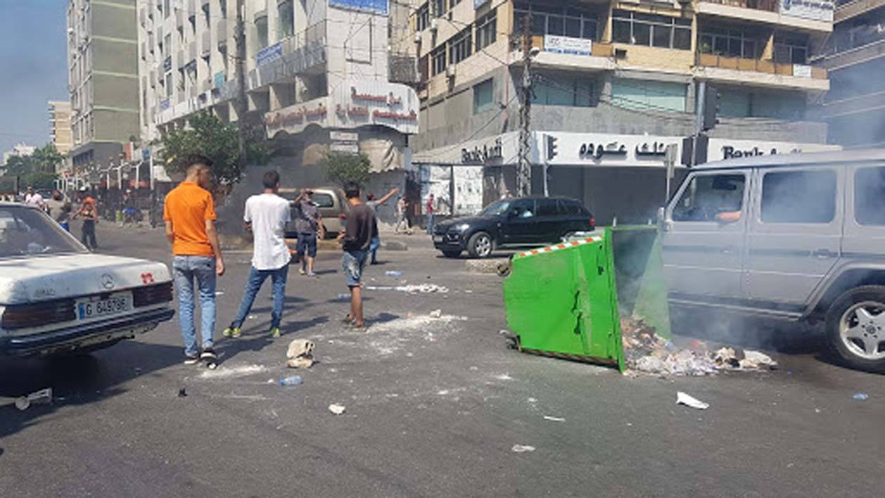منشورات تغطي جدران طرابلس: حان الوقت للتحرّك